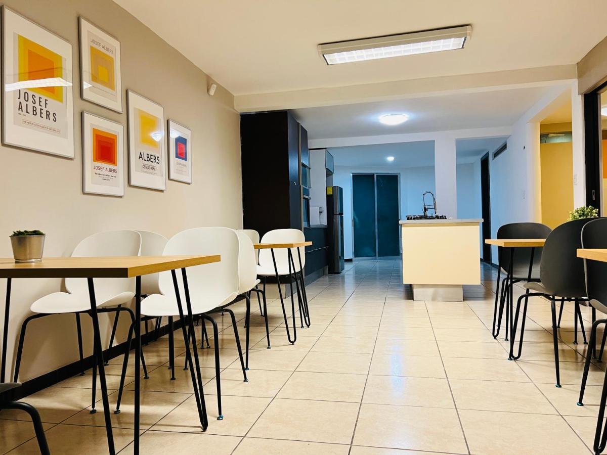 Suites Bauhaus Casa Blanca La Corregidora 外观 照片